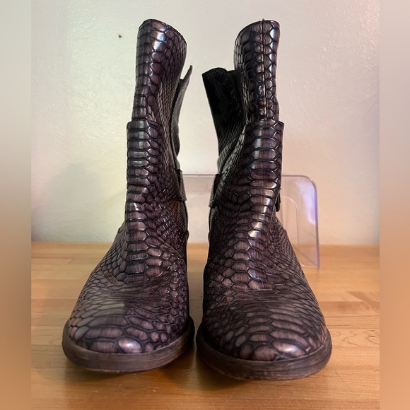 Donald J Pliner Donata Python Embossed Snake Leather Boots Side Slit Block Heel - Picture 7 of 9